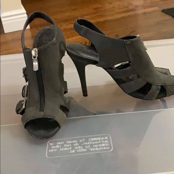 BCBG sling back heels - Picture 2 of 4